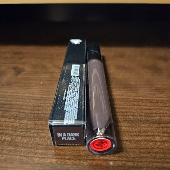 Jeffree Star Supreme Gloss in In A Dark Place (NIB) - Picture 2 of 6